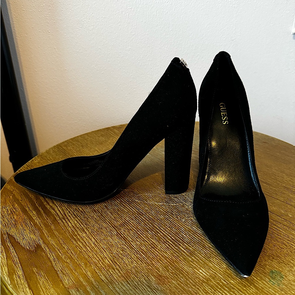 Guess pointed toe black block heel pumps